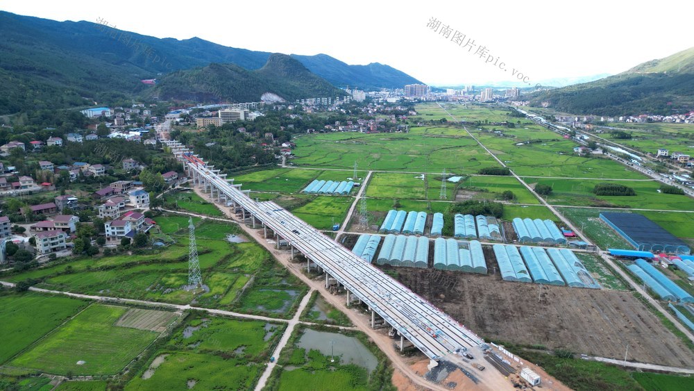 零道高速施工忙