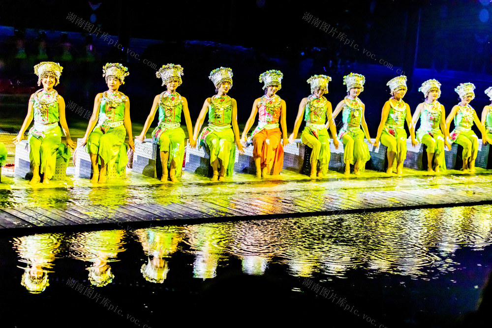 旅游   民俗  德夯  矮寨  国庆  假期