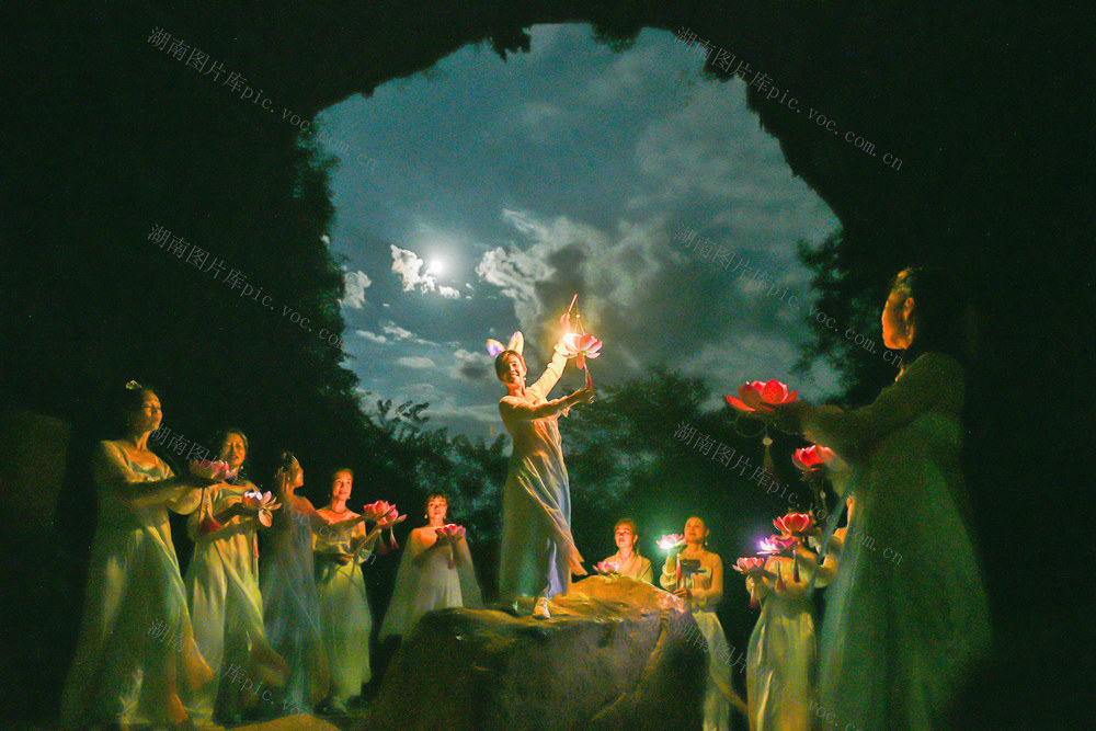 湖南道县：长假尾声 游兴不减