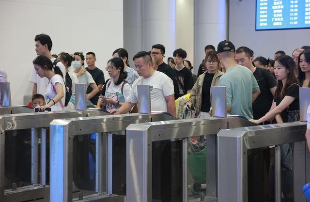 国庆假期、返程、旅客、铁路、交通