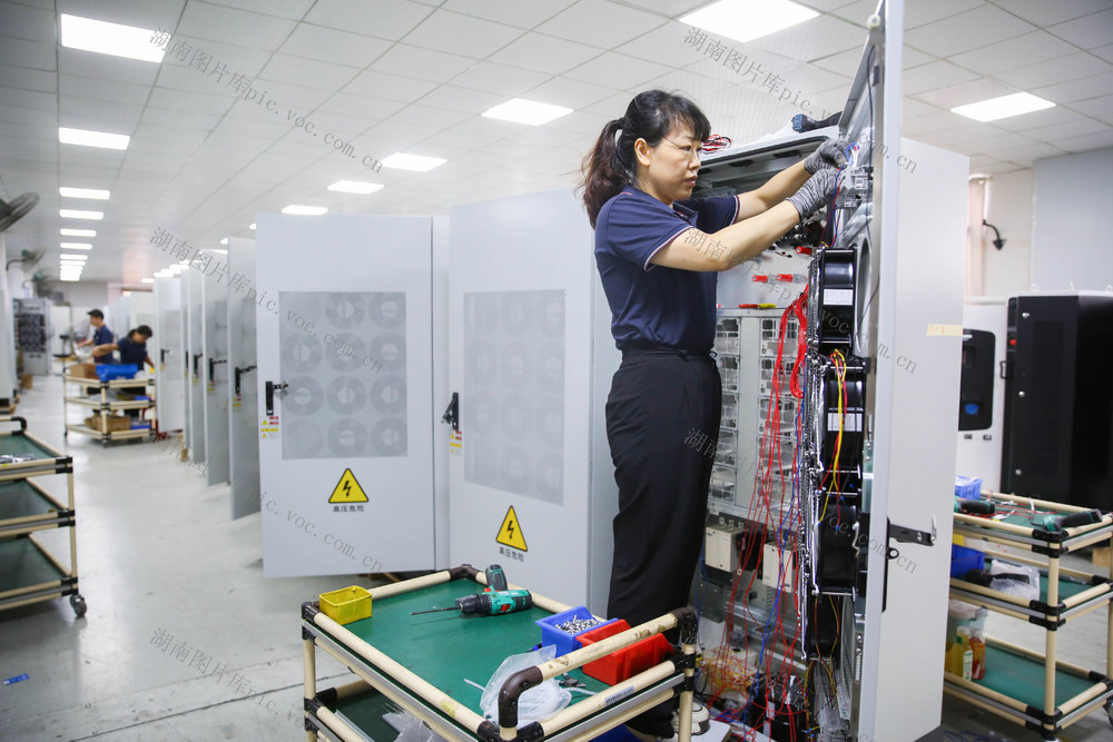 新能源 充电桩 生产车间 节后生产 汽车零部件 运动用品 科技企业 高新技术