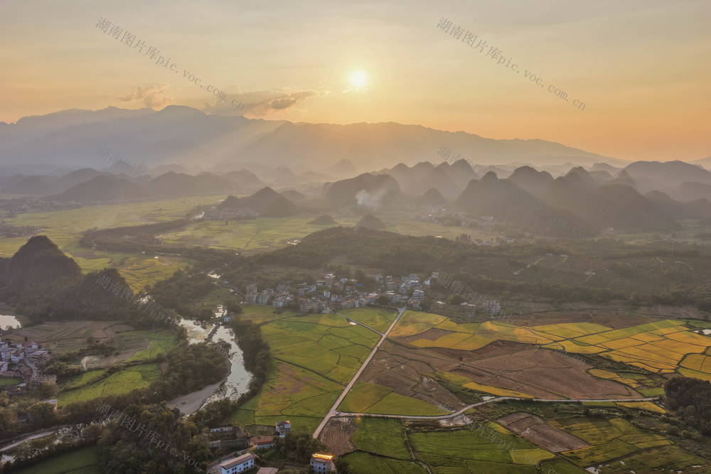 湖南道县：田园山水共金秋