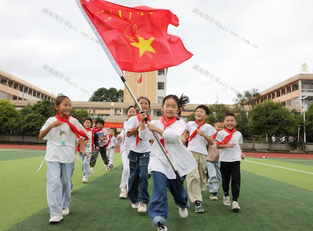 “红领巾” 喜迎建队日