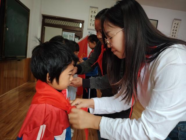 中国少年先锋队 学生 红领巾