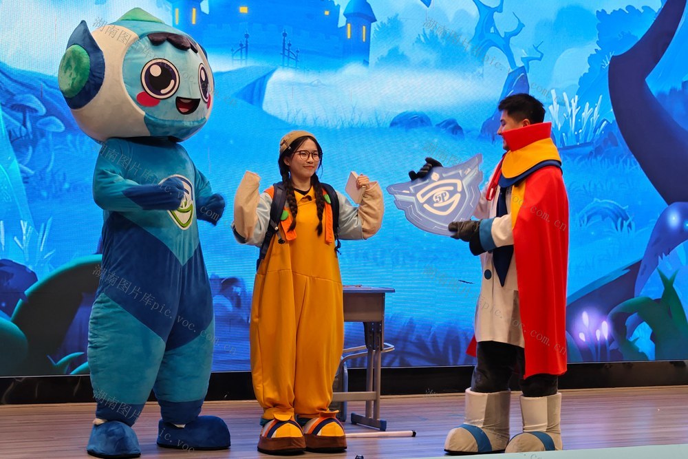 土家族 儿童 苗族 芙蓉 学生 近视 防控  5P  剧场  爱尔 眼科