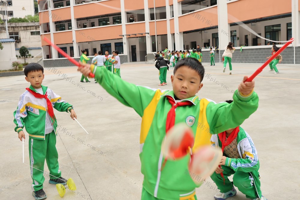 土家族 湘西 苗族 小学 非物资 文化 遗产 同学 强身 键体 传承 弘扬 非遗 课后服务 课堂
