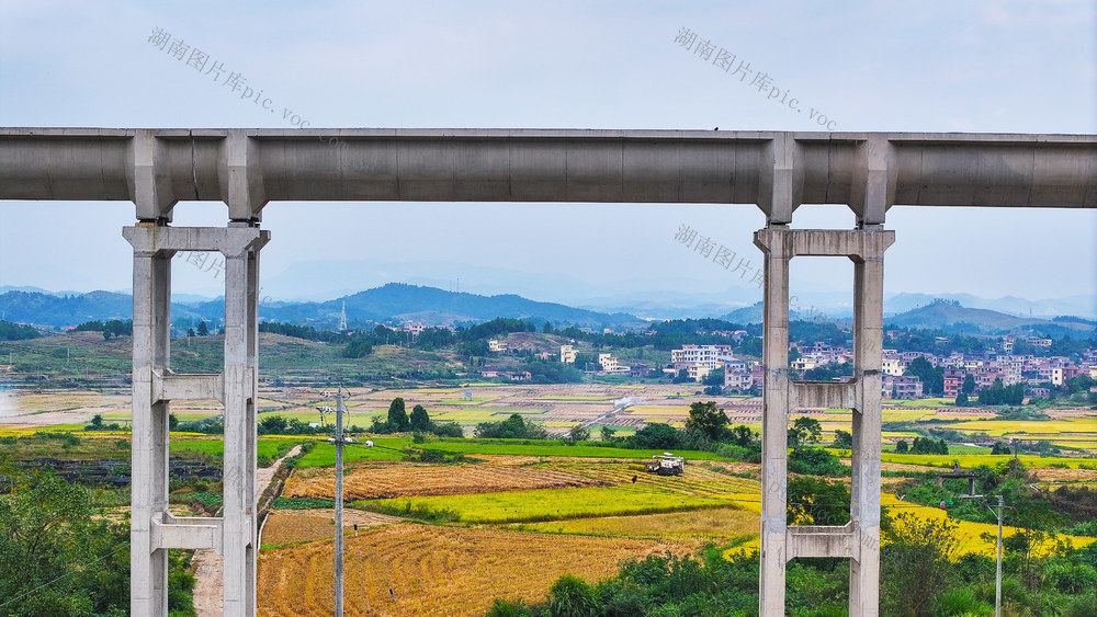 水利  工程  渡槽  民生  画卷