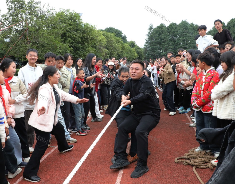   享运动乐趣     展教师风采