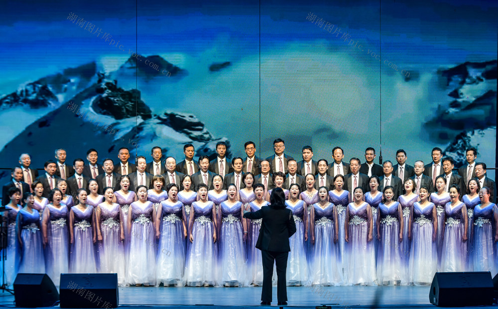 怀化市 重阳放歌 17支代表队 银龄老人 《沁园春 雪》 鹤城区 《侗族非遗合唱》。