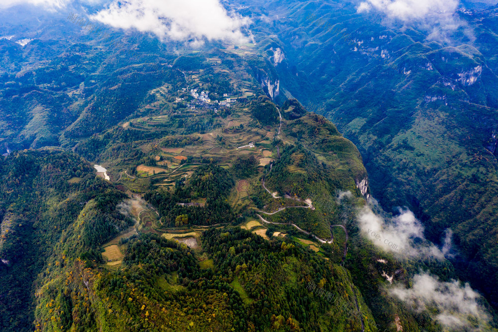 苗寨  云雾  丛林  云海  田野 