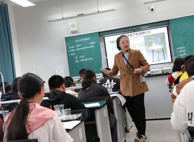 温暖帮扶   送教下乡