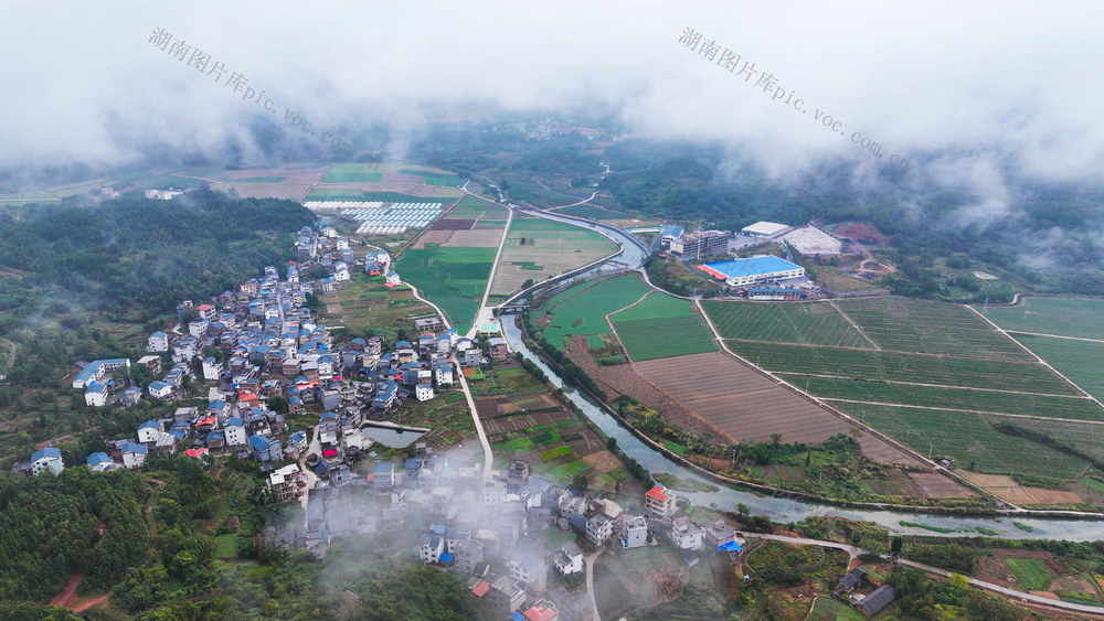 云雾  缭绕  仙境  乡村