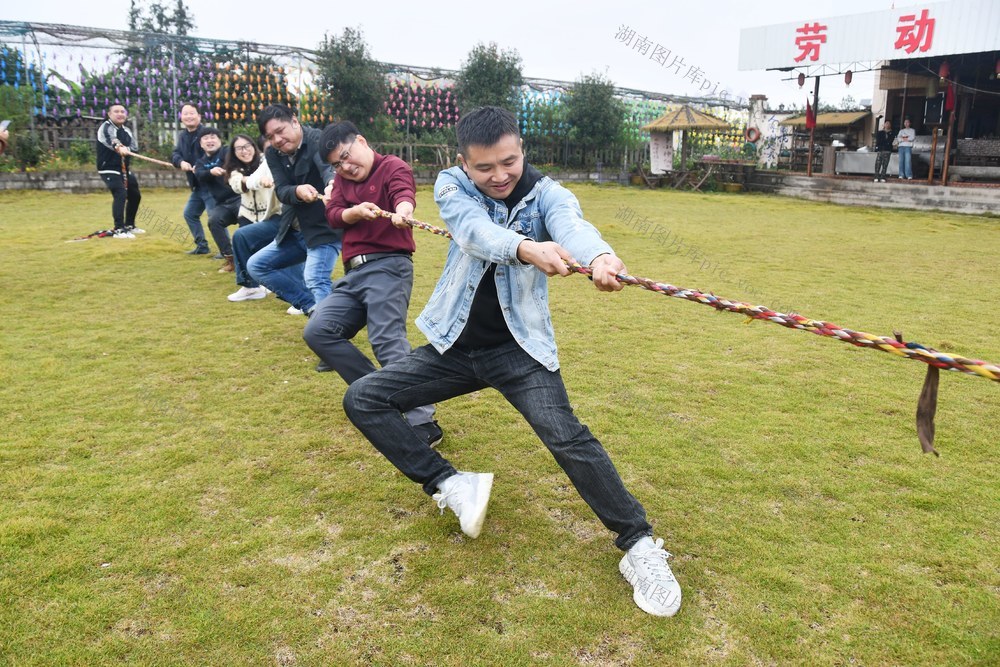 多彩活动迎接记者节