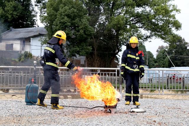 消防 安全同行 美丽乡村