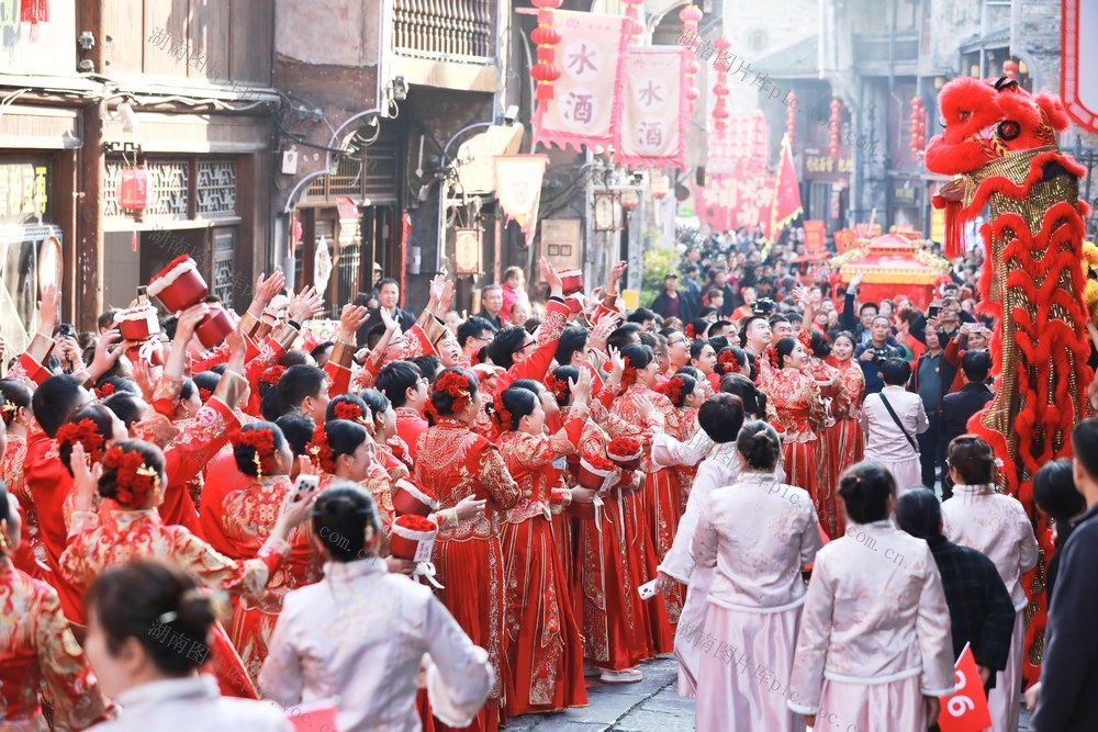 国潮 集体婚礼 向东街 新化