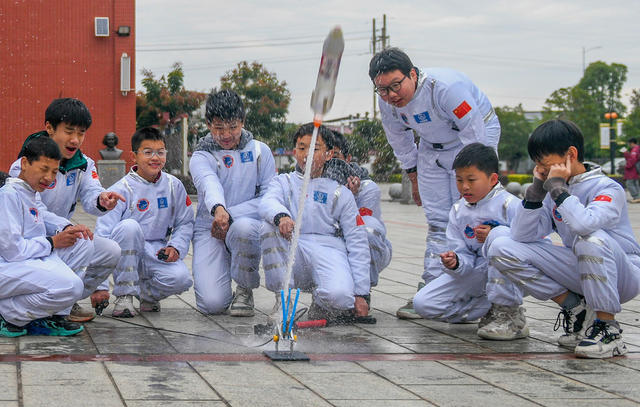 湖南道县：特色课后 乐享科技
