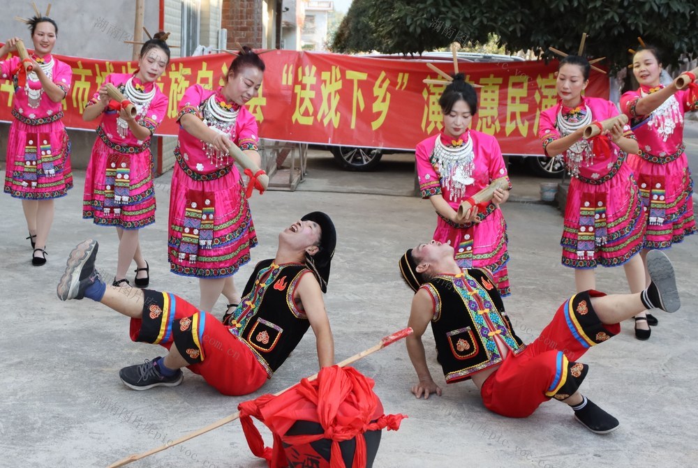 送戏下乡 城步 农村群众 家门口 看戏