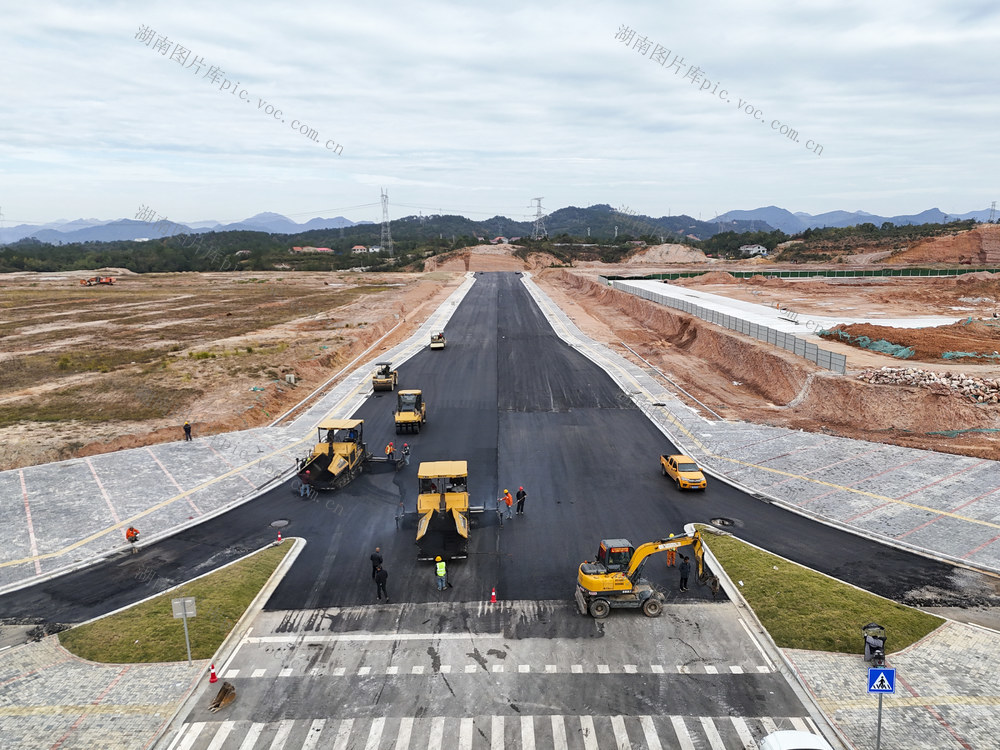 冬日 修路  新建 工程项目 道路建设