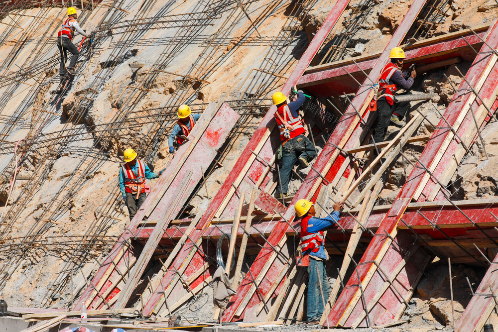 高速  公路  建设  施工  桂新高速