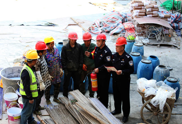 吉首铁警加强冬季防火宣传