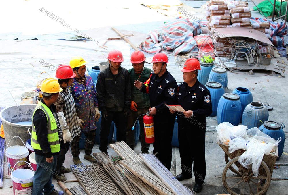 吉首铁警加强冬季防火宣传