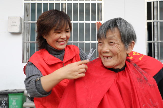义剪 老人