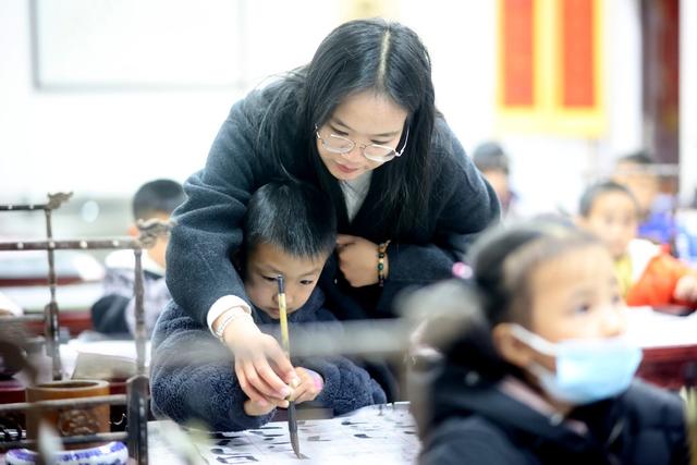 课后服务、毛笔、学校、兴趣班、文化