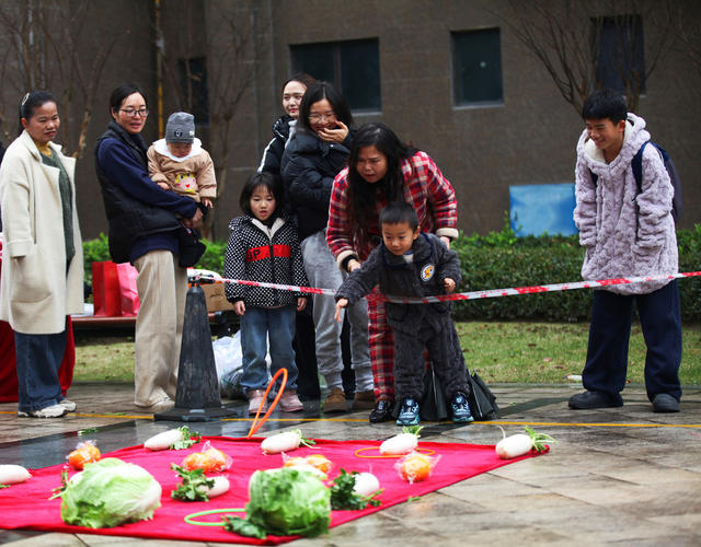 怀化小区里的“便民服务周”