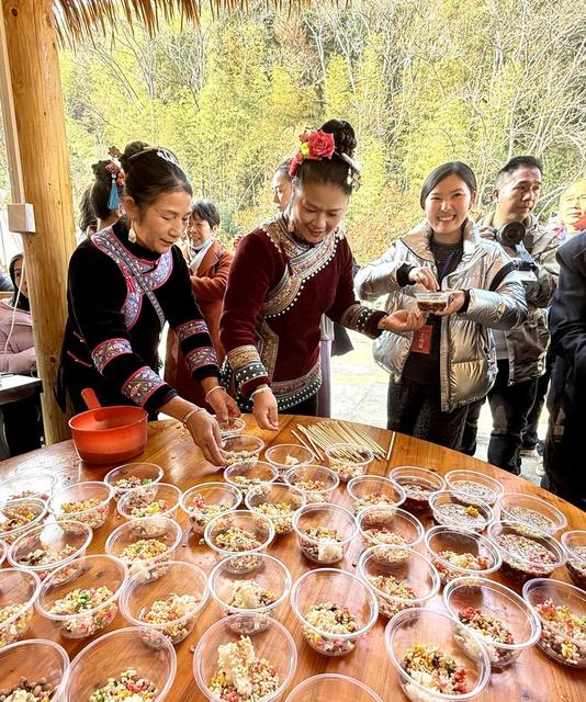 客到侗家油茶香
