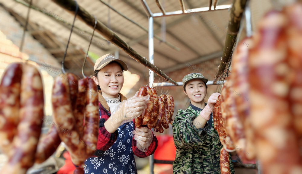 电商 备战 双十二 城步 腊货 生产