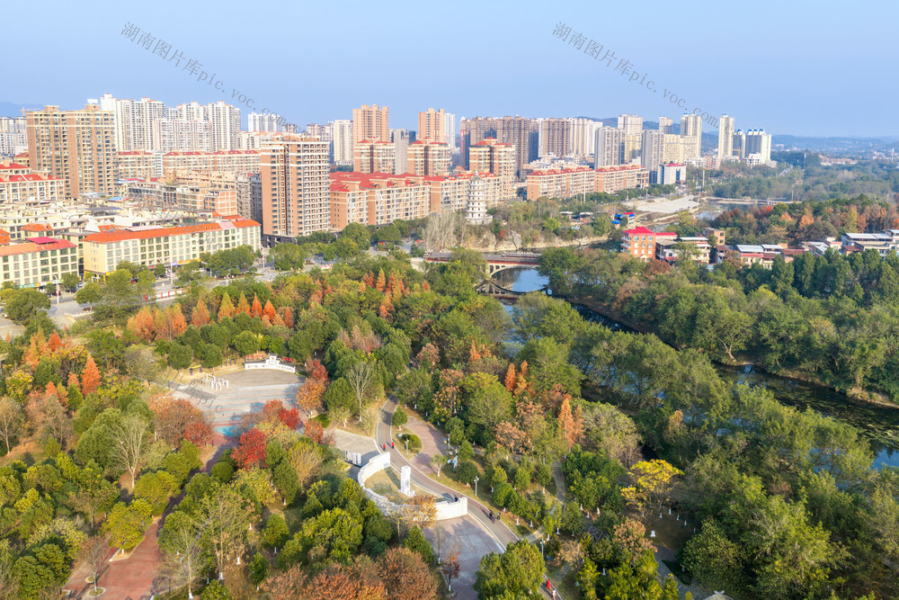 绿色发展  生态治理  河湖  湿地  人与自然和谐共生
