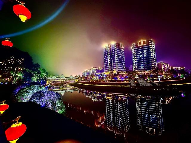 小城夜色美
