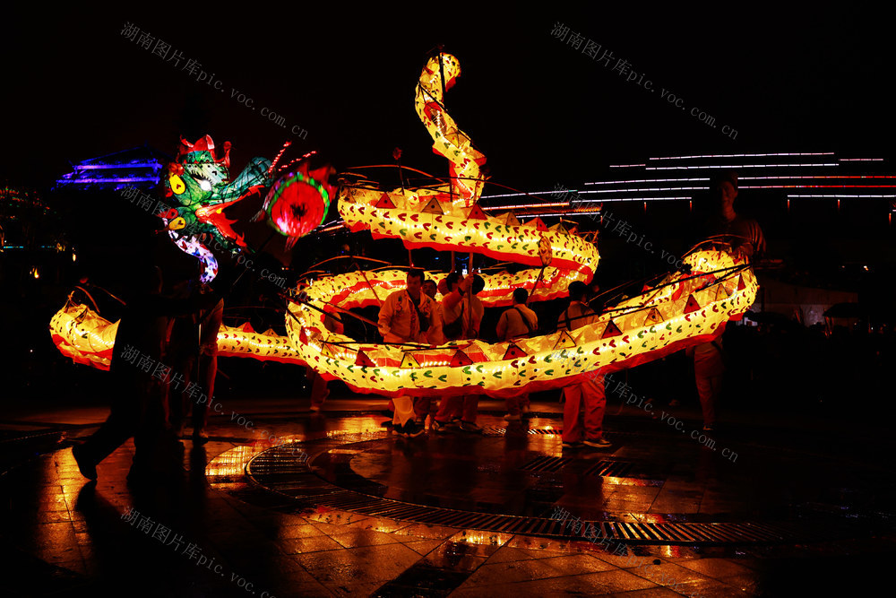 龙灯 巡游 舞龙 侗年 民俗