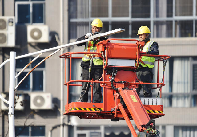 嘉禾：路灯维护