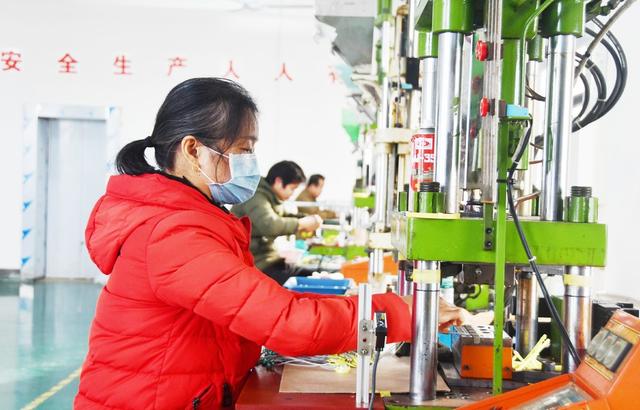 开足马力赶订单