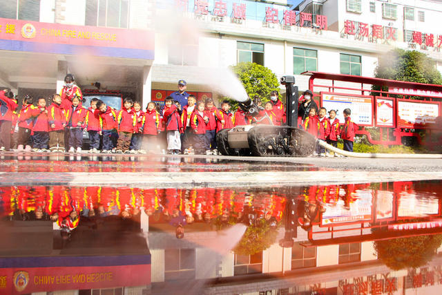 消防 安全 教育 幼儿 灭火 机器人 