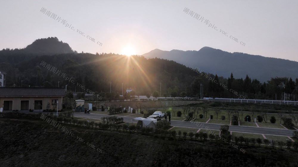 游客 露营 日落 宁远 打卡