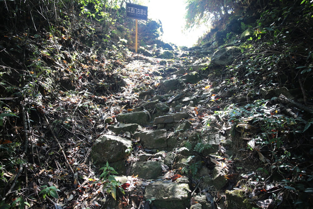 湖南桂东 东洛乡 江西门 苔痕石阶 湘赣红迹