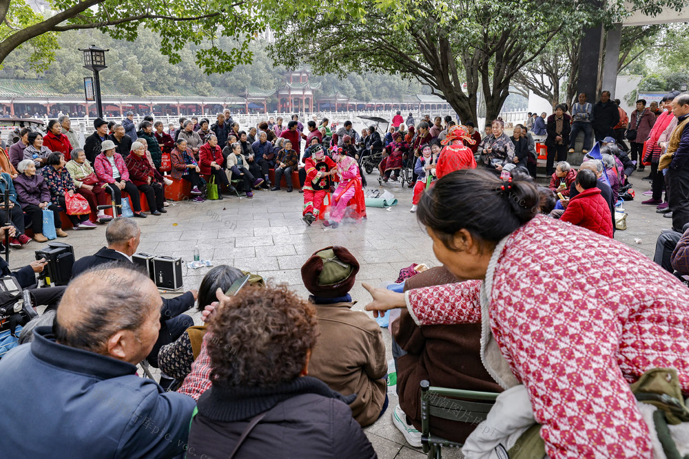 临武县--小调演出进社区