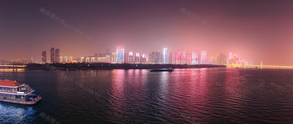 绚丽 的长沙夜色。