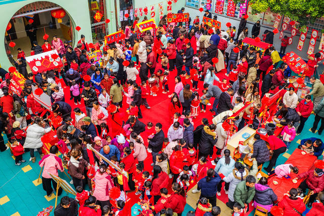 集市 幼儿园 新年 节日 烟火气 元旦