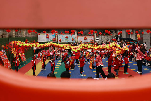 幼儿园 新年 舞龙 学生 元旦