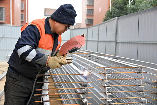 元旦  假期  小区改造  排水管道  施工