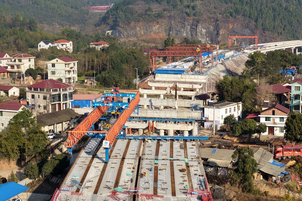 零道高速施工忙