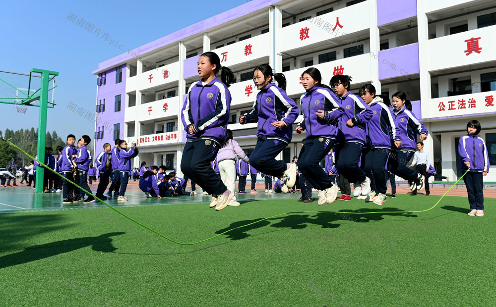 大课间 教育 跳绳 体育 运动 学生 学校 锻炼 文体 课间 校园文化 校园
