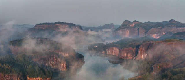 湖南  郴州  飞天山  国家地质公园  云雾 
 仙境  无人机  丹霞地貌  平流雾  水墨  丹霞 
 山水画卷  