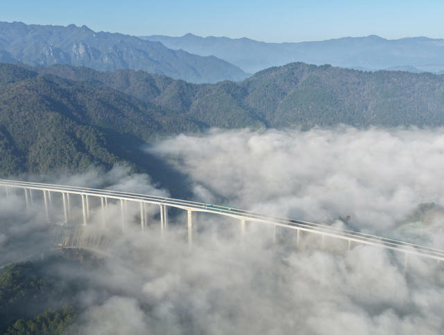 城龙高速 雾景 画卷 出省通道