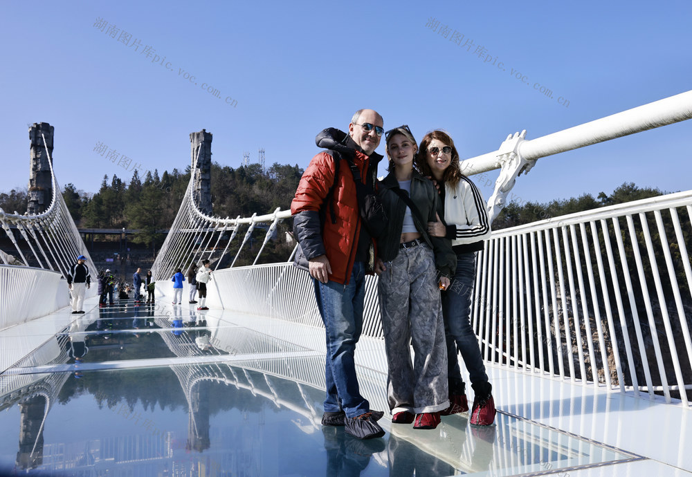 入境 张家界 旅游 玻璃桥