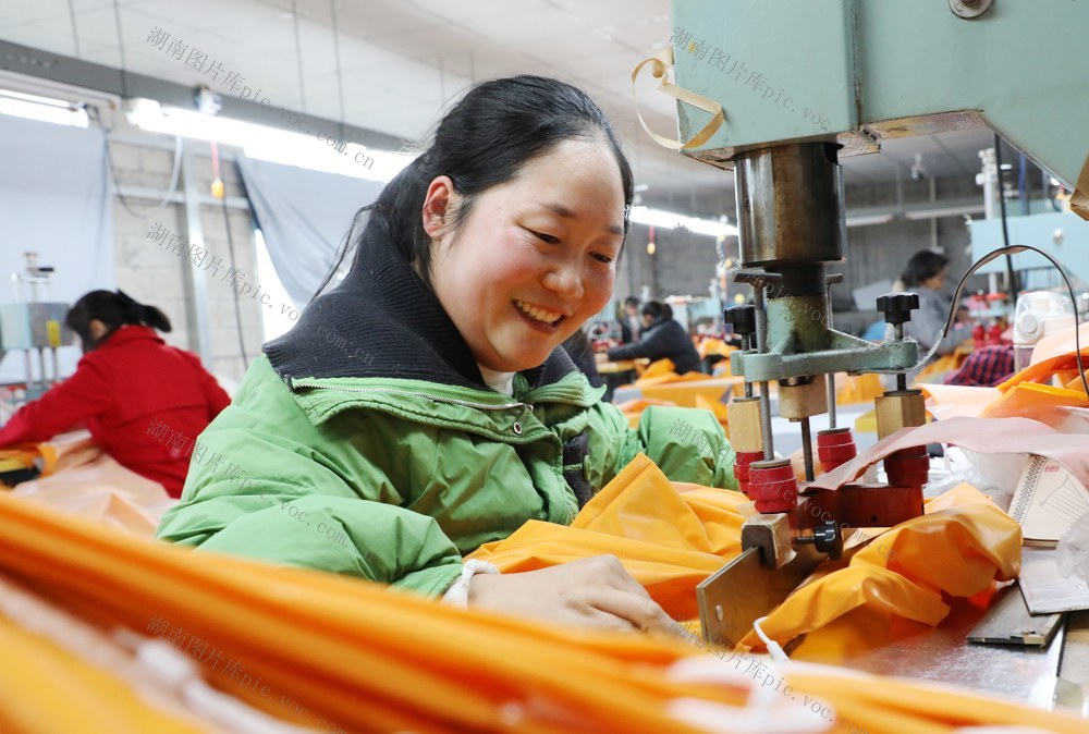  家门口就业助农增收