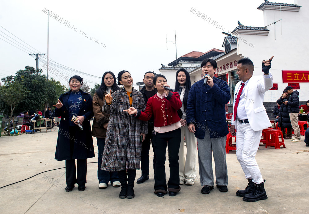 杀猪宴     同保村     挖掘  旅游资源    土特产  销售 